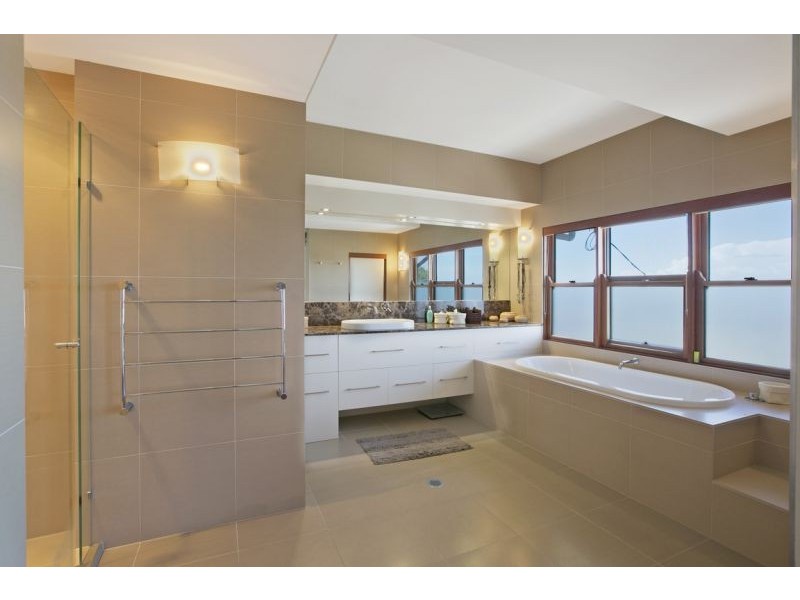 55 Melville Terrace, Wynnum QLD 4178