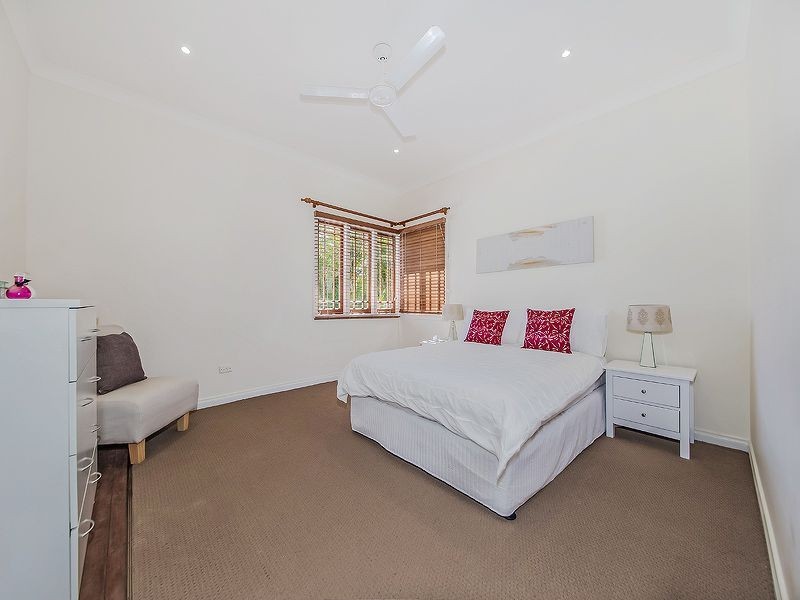 120 Melville Terrace, Manly QLD 4179