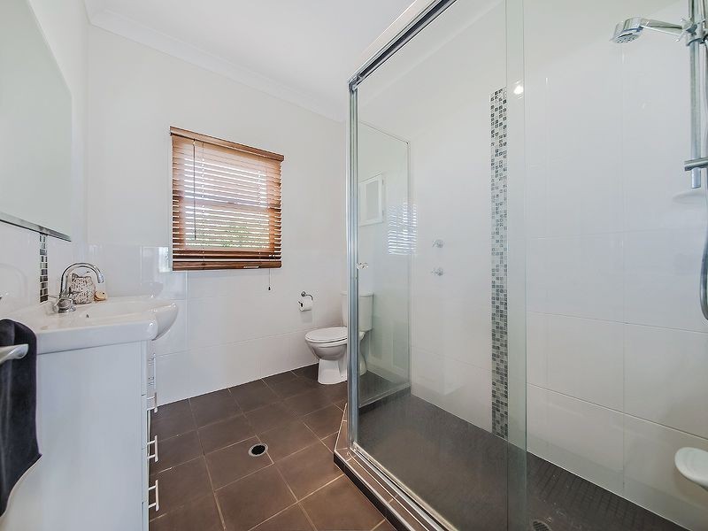 120 Melville Terrace, Manly QLD 4179