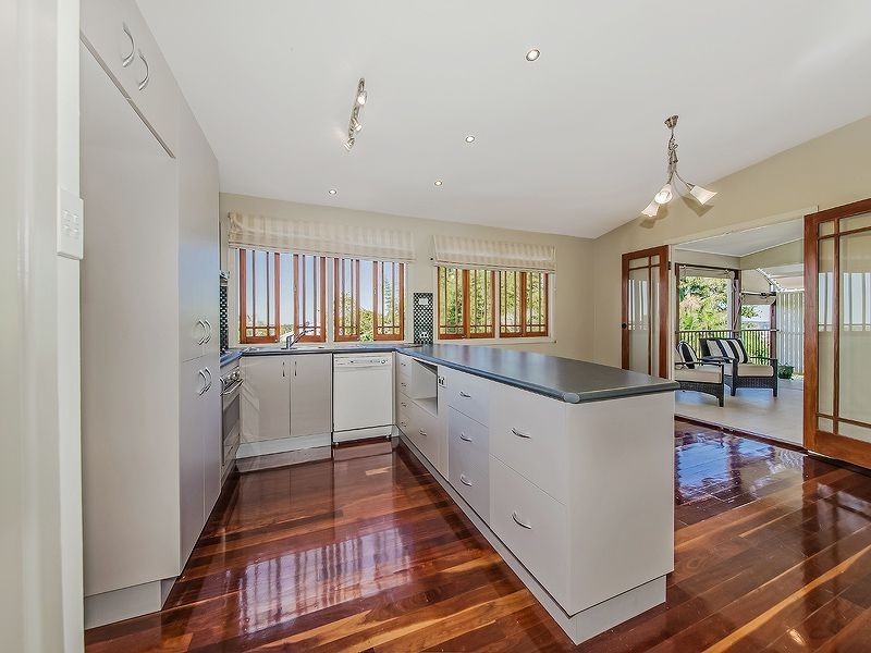 120 Melville Terrace, Manly QLD 4179