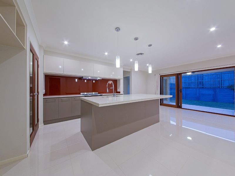 85 Watervale Parade, Wakerley QLD 4154