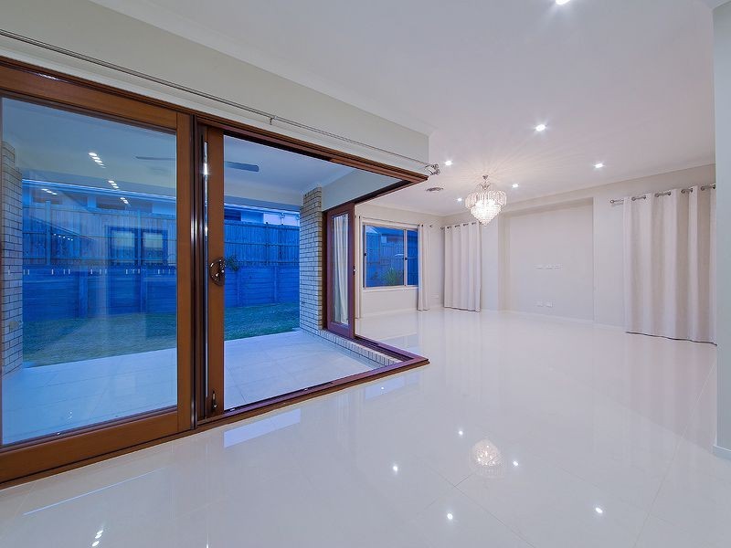 85 Watervale Parade, Wakerley QLD 4154