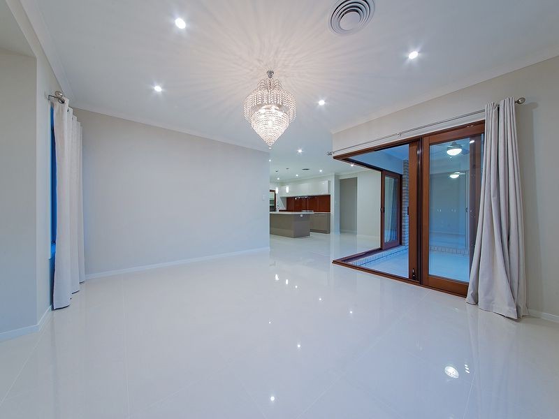 85 Watervale Parade, Wakerley QLD 4154