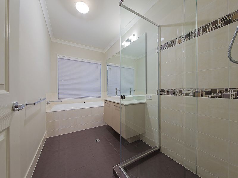 85 Watervale Parade, Wakerley QLD 4154