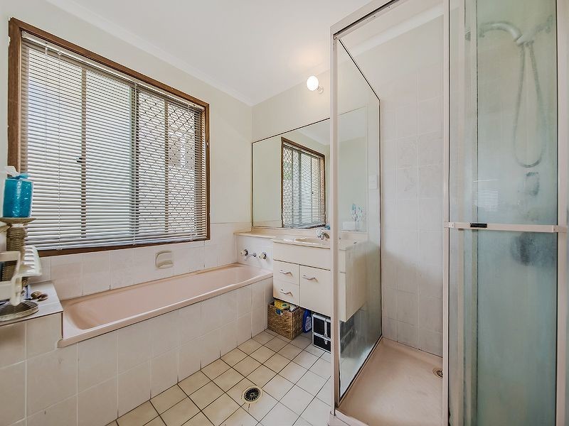 297 Whites Road, Lota QLD 4179