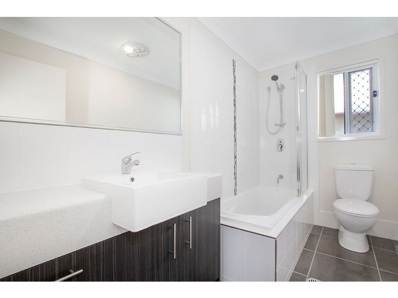 61 Randall Road, Wynnum West QLD 4178