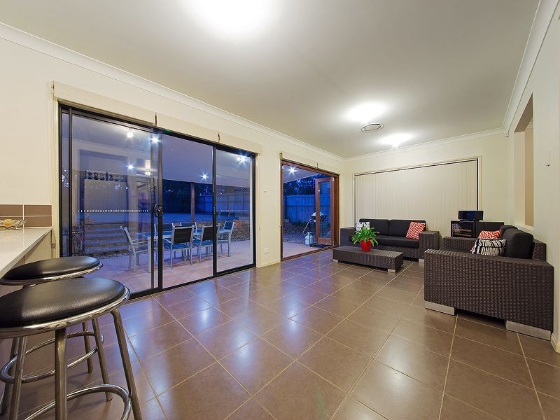 64 Yarra Road, Wakerley QLD 4154