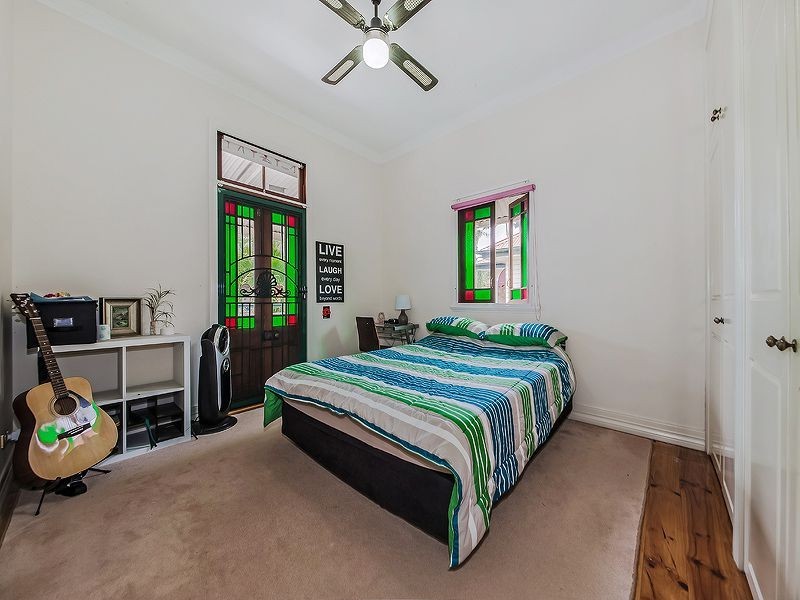 30 Strawberry Road, Manly West QLD 4179