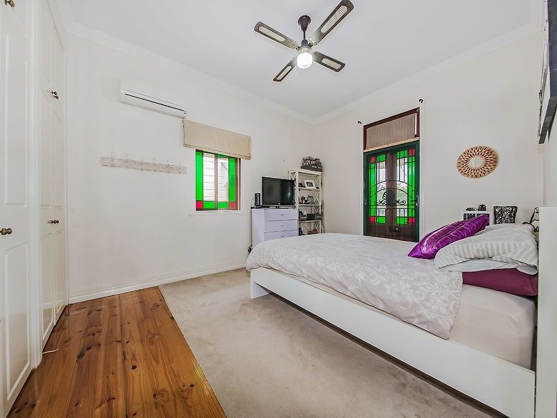 30 Strawberry Road, Manly West QLD 4179