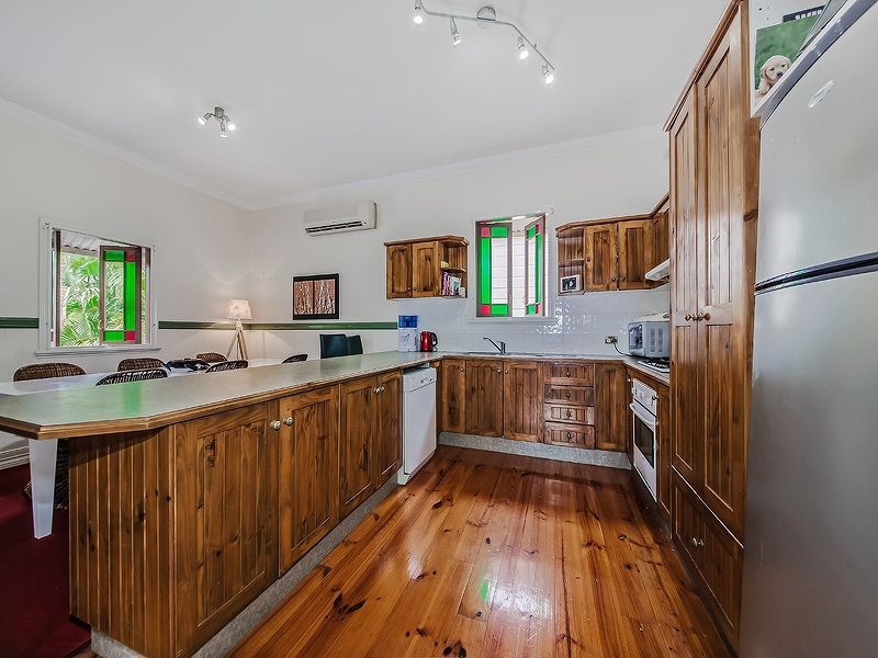 30 Strawberry Road, Manly West QLD 4179