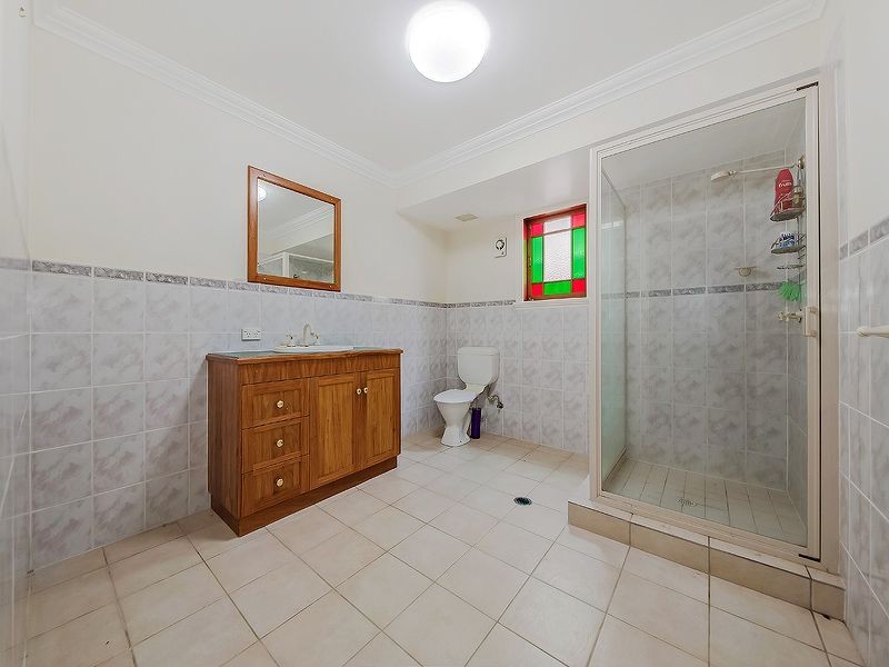 30 Strawberry Road, Manly West QLD 4179