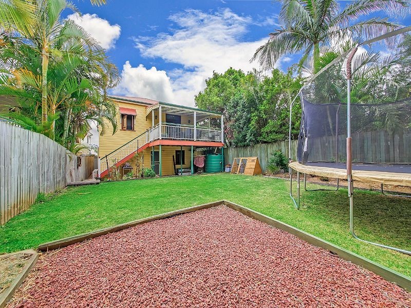 30 Strawberry Road, Manly West QLD 4179