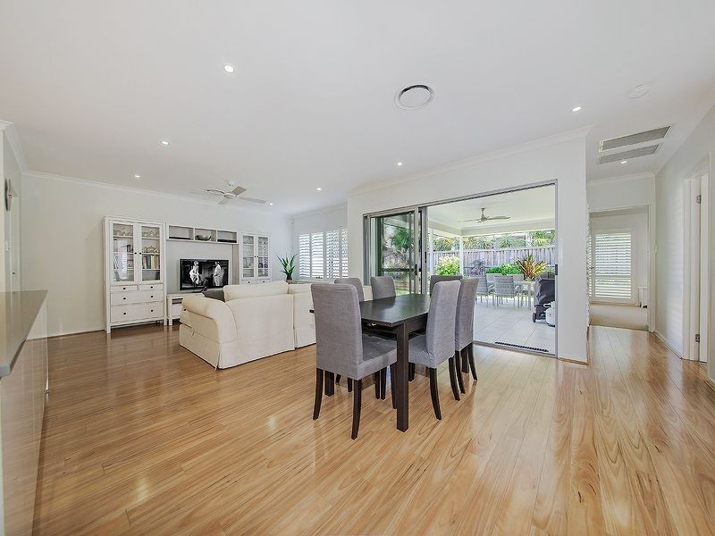 19 Foxwood Circuit, Wakerley QLD 4154