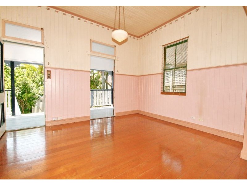 38 Alexander St, Lota QLD 4179
