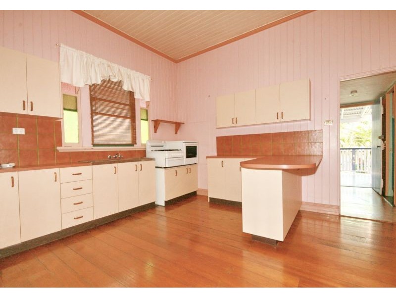 38 Alexander St, Lota QLD 4179