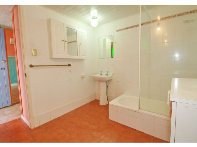 38 Alexander St, Lota QLD 4179