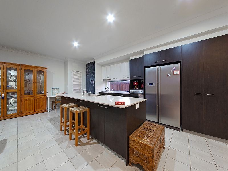 12 Mossvale Drive, Wakerley QLD 4154
