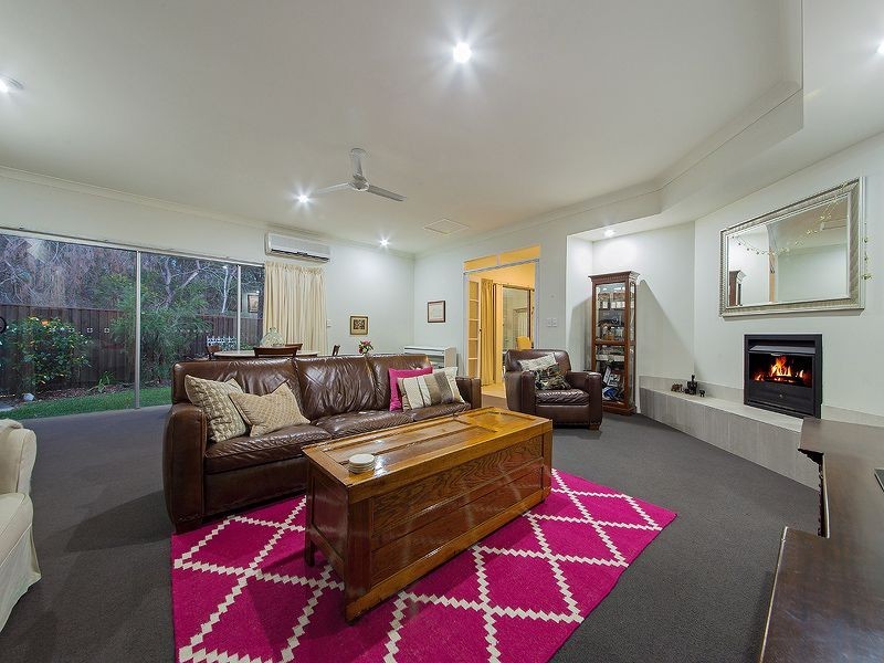 12 Mossvale Drive, Wakerley QLD 4154