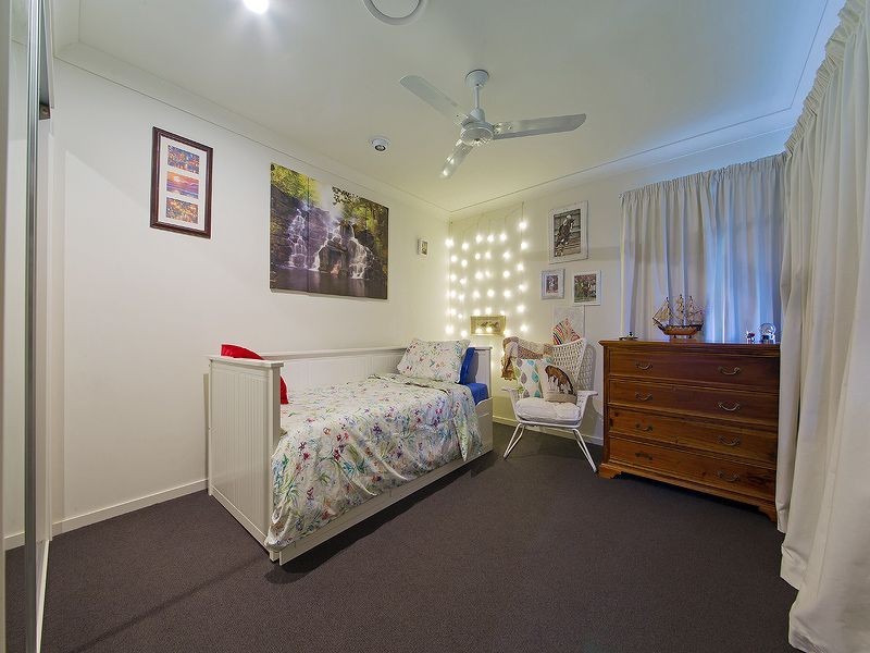 12 Mossvale Drive, Wakerley QLD 4154