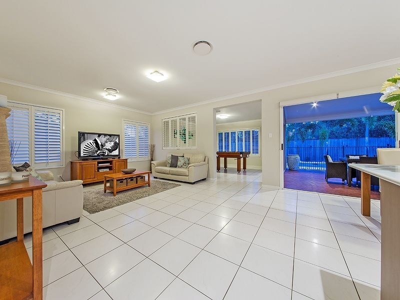 23 Brush Box Place, Wakerley QLD 4154