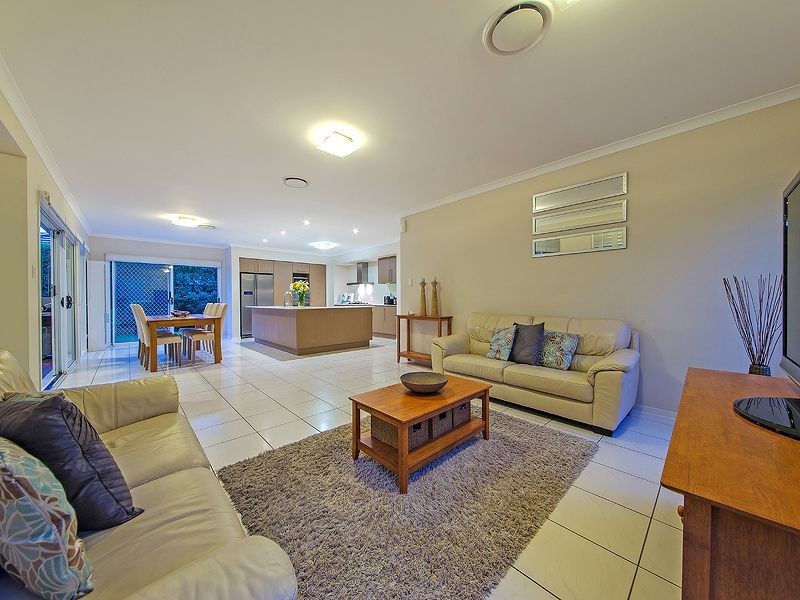 23 Brush Box Place, Wakerley QLD 4154