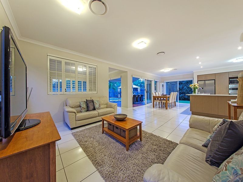 23 Brush Box Place, Wakerley QLD 4154