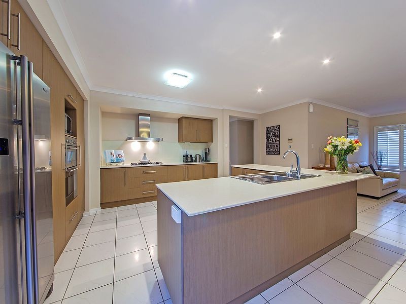 23 Brush Box Place, Wakerley QLD 4154