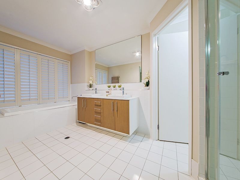 23 Brush Box Place, Wakerley QLD 4154