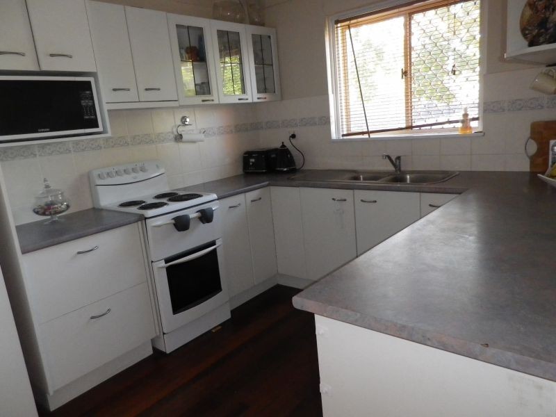 17 Pavlu Street, Wynnum West QLD 4178