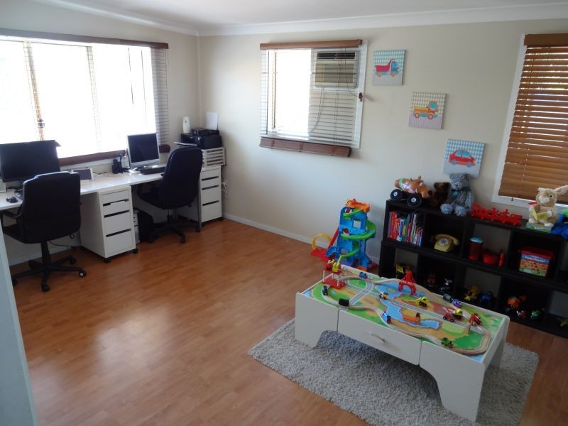 17 Pavlu Street, Wynnum West QLD 4178