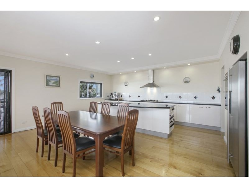 74 Glenora Street, Wynnum QLD 4178