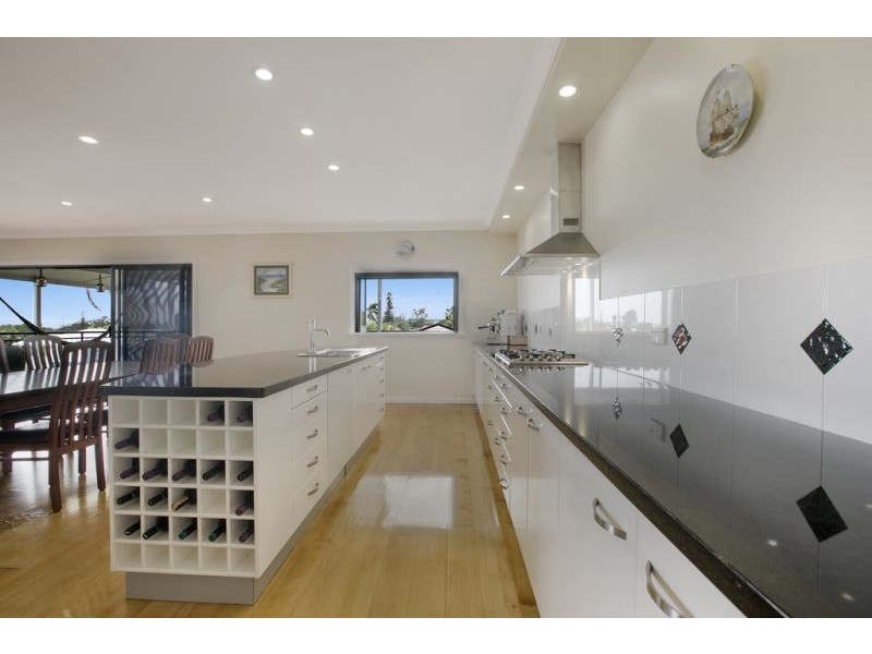 74 Glenora Street, Wynnum QLD 4178