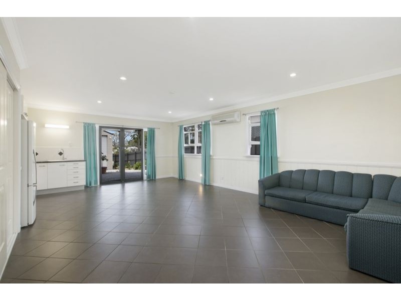 74 Glenora Street, Wynnum QLD 4178