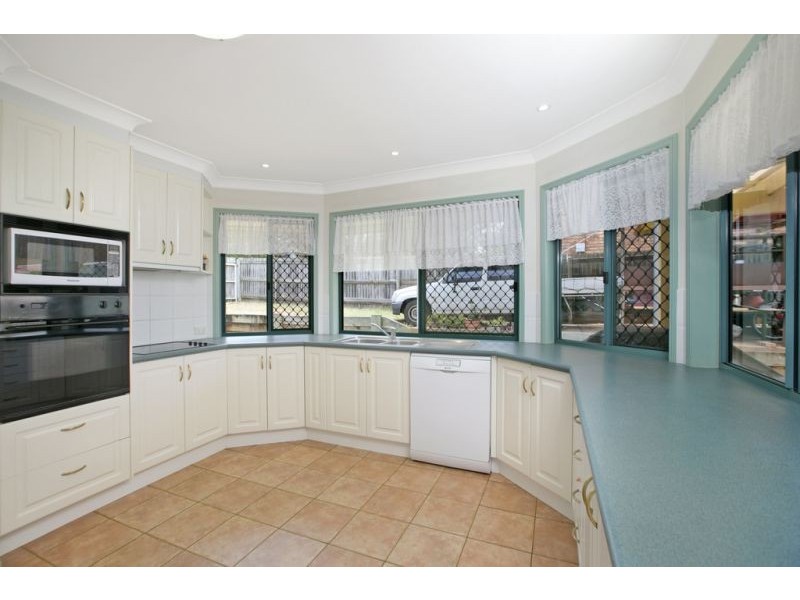 5 Hayley Street, Manly West QLD 4179