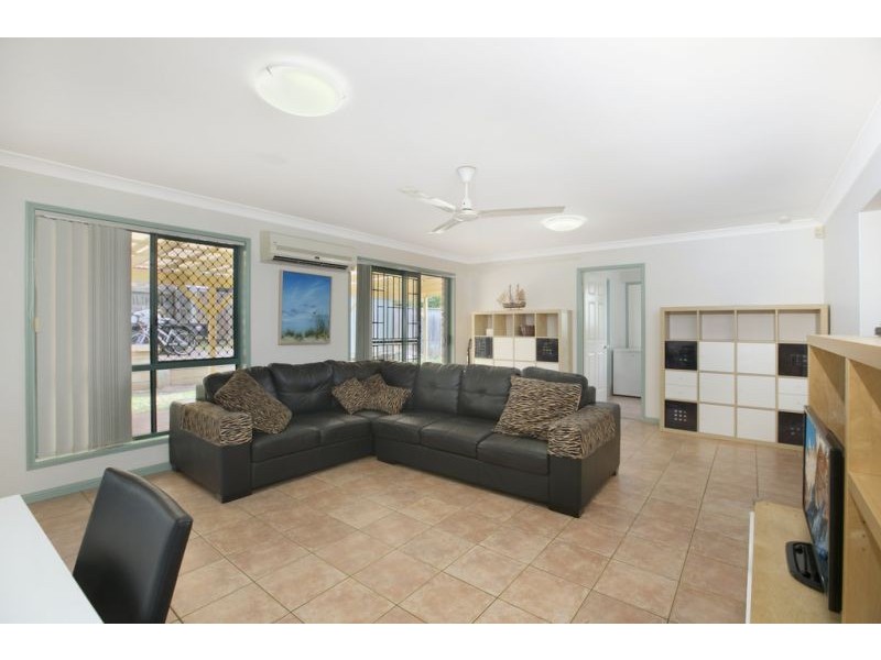 5 Hayley Street, Manly West QLD 4179