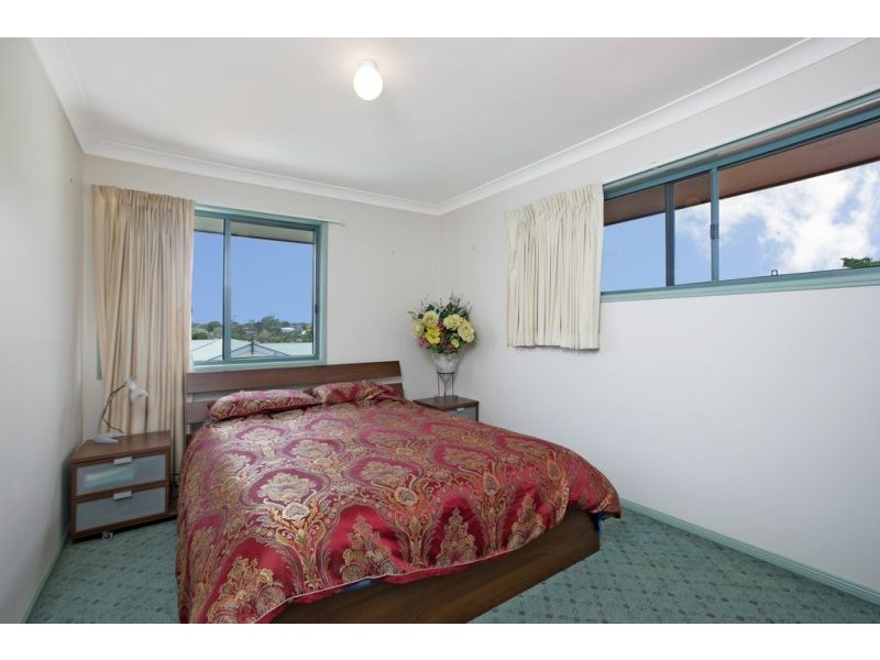 5 Hayley Street, Manly West QLD 4179