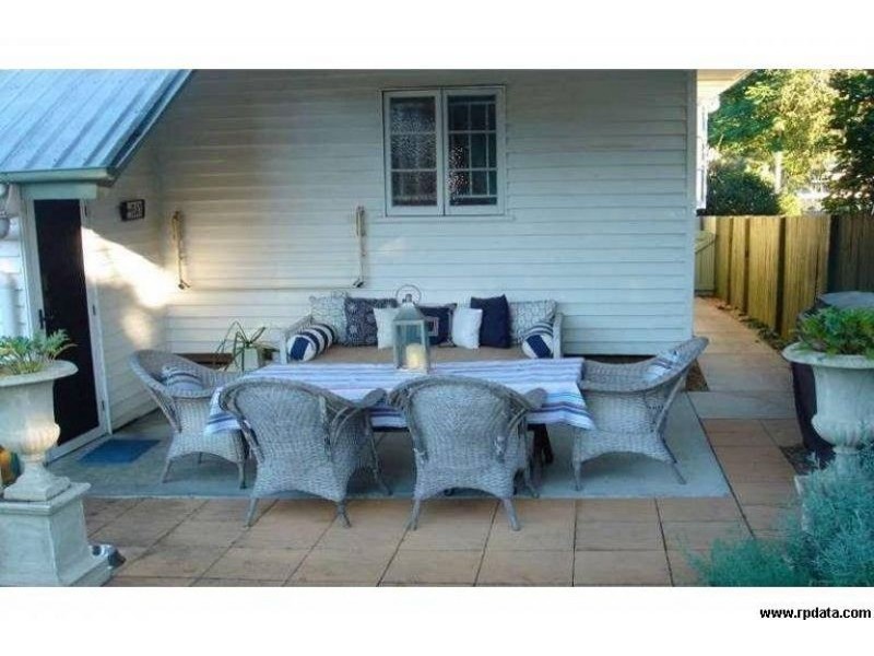 12 Ingleston Street, Wynnum West QLD 4178