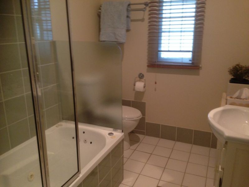 12 Ingleston Street, Wynnum West QLD 4178
