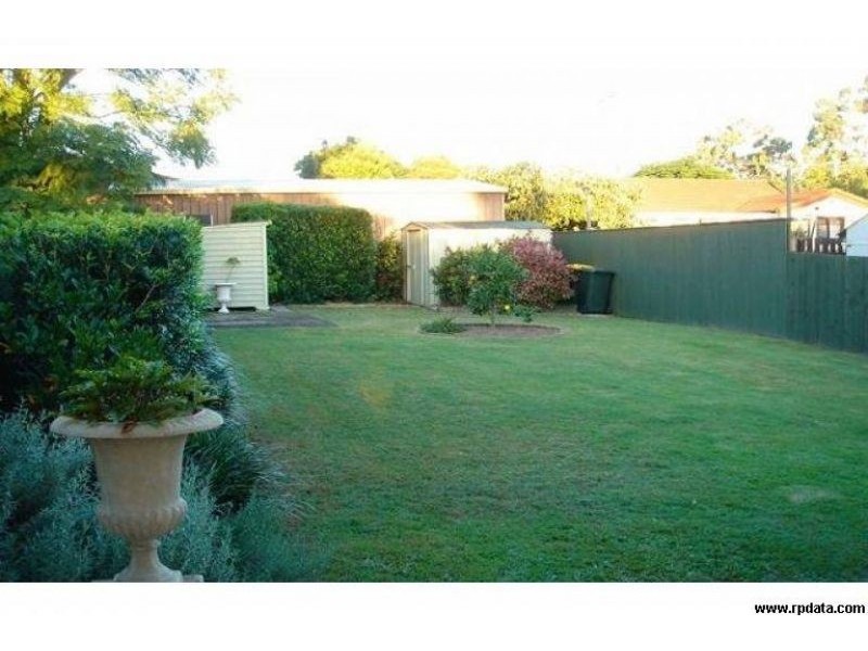 12 Ingleston Street, Wynnum West QLD 4178