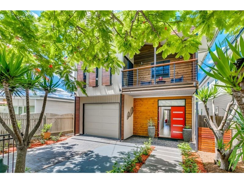 92 Moreton Avenue, Wynnum QLD 4178