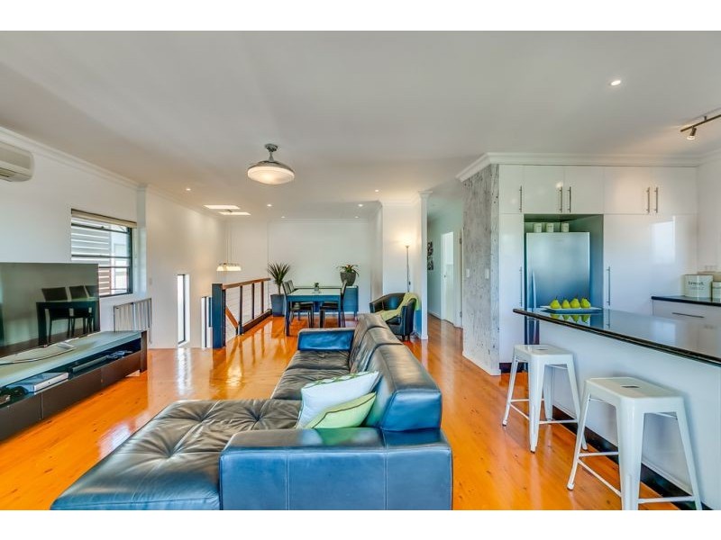 92 Moreton Avenue, Wynnum QLD 4178