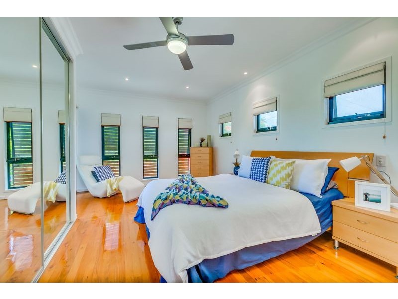 92 Moreton Avenue, Wynnum QLD 4178