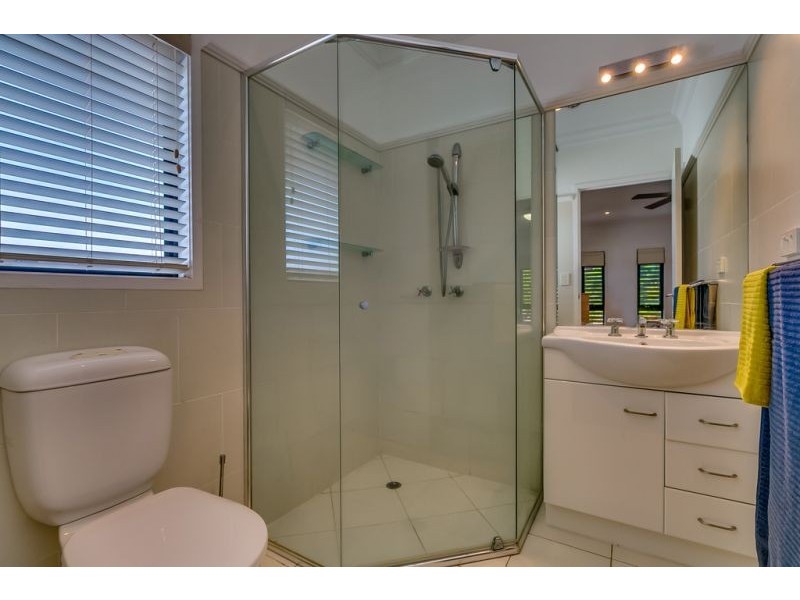 92 Moreton Avenue, Wynnum QLD 4178