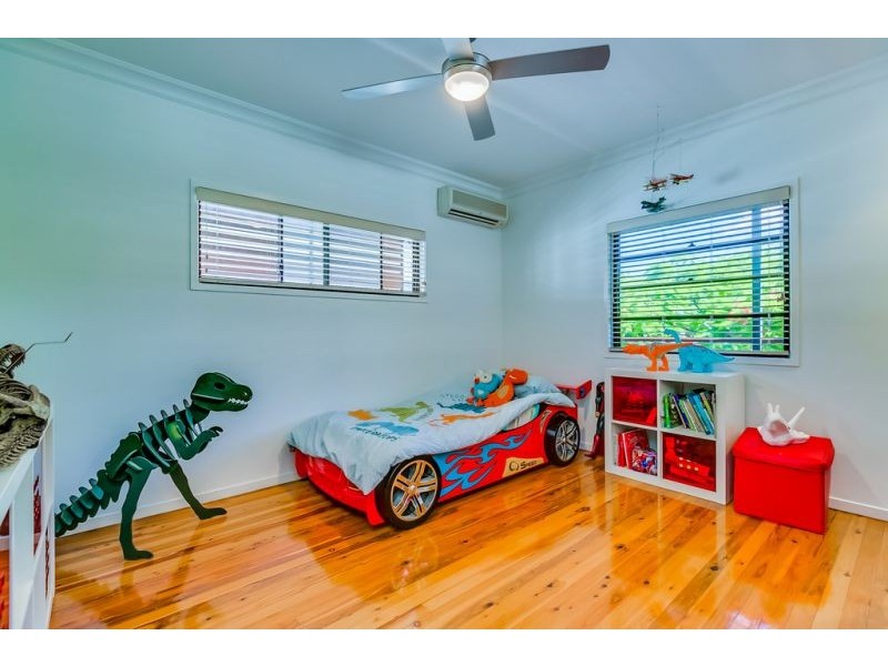 92 Moreton Avenue, Wynnum QLD 4178