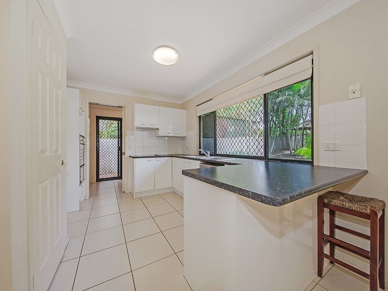 33 Thomas Street, Wynnum QLD 4178
