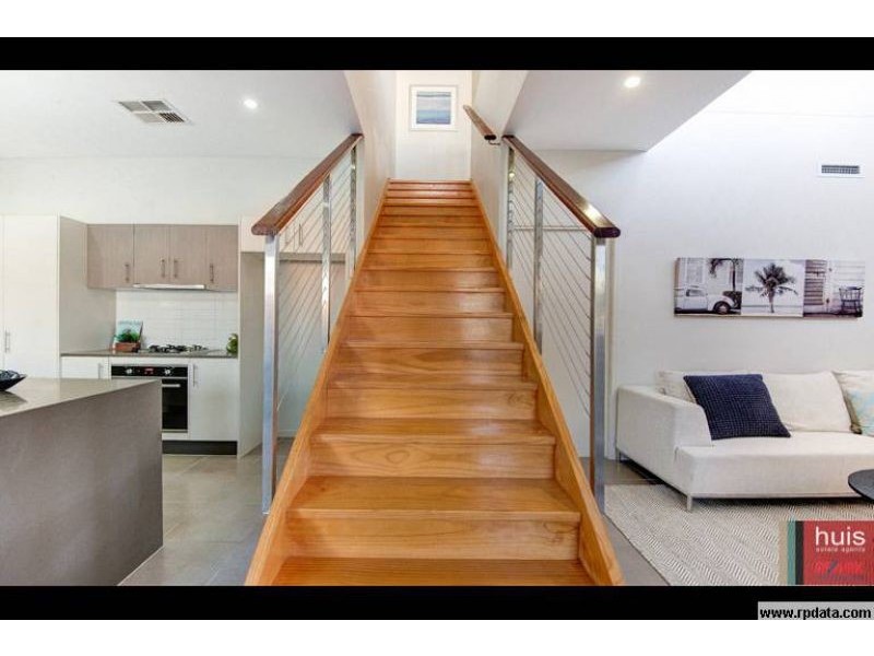 2/17 Berrima Street, Wynnum QLD 4178