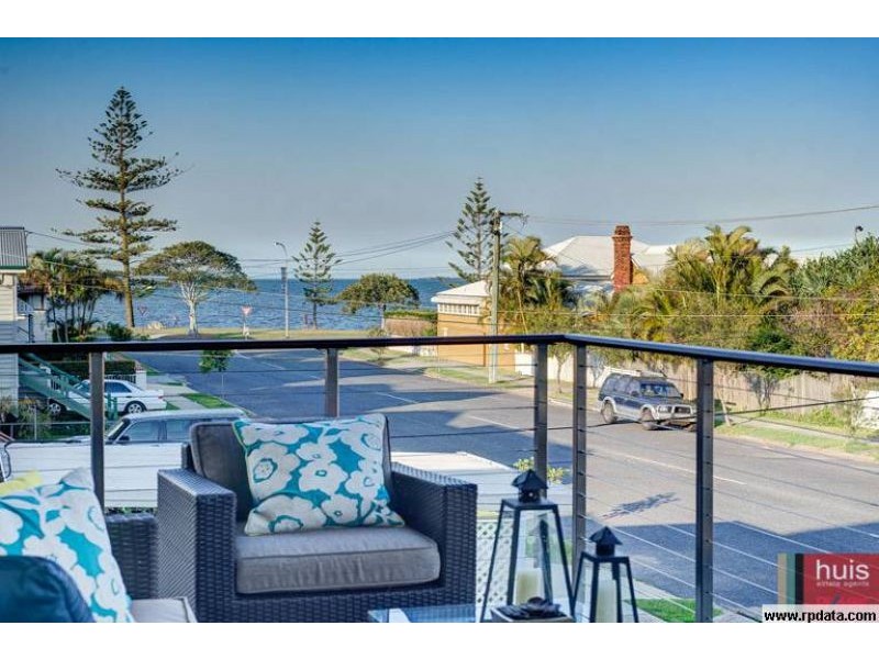 2/17 Berrima Street, Wynnum QLD 4178