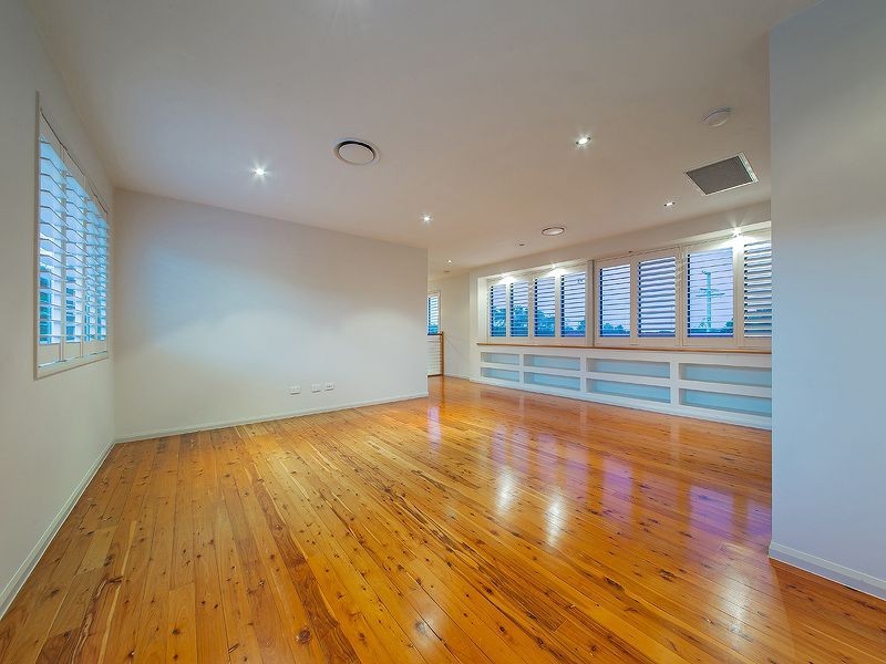 32 Southwick Street, Wynnum QLD 4178