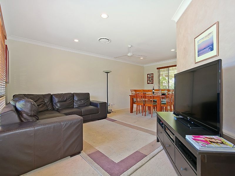 32 Samantha Street, Wynnum West QLD 4178