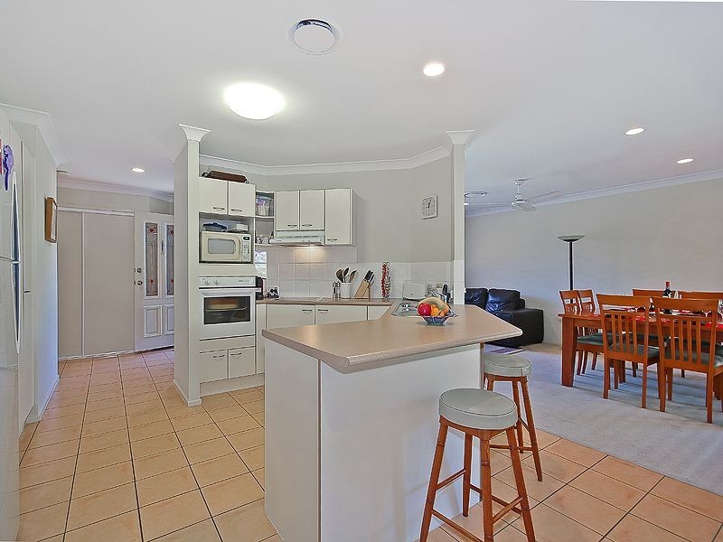 32 Samantha Street, Wynnum West QLD 4178